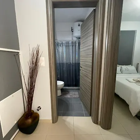House Skg * Sindos