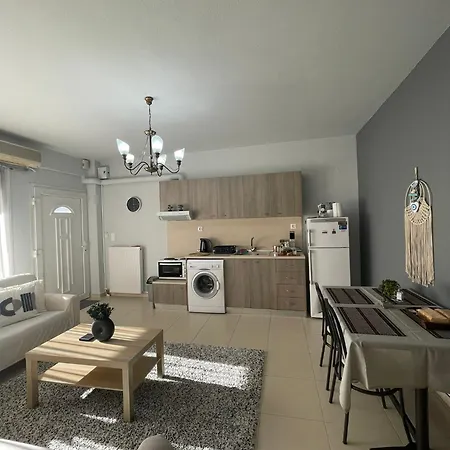 House Skg דירה Síndos